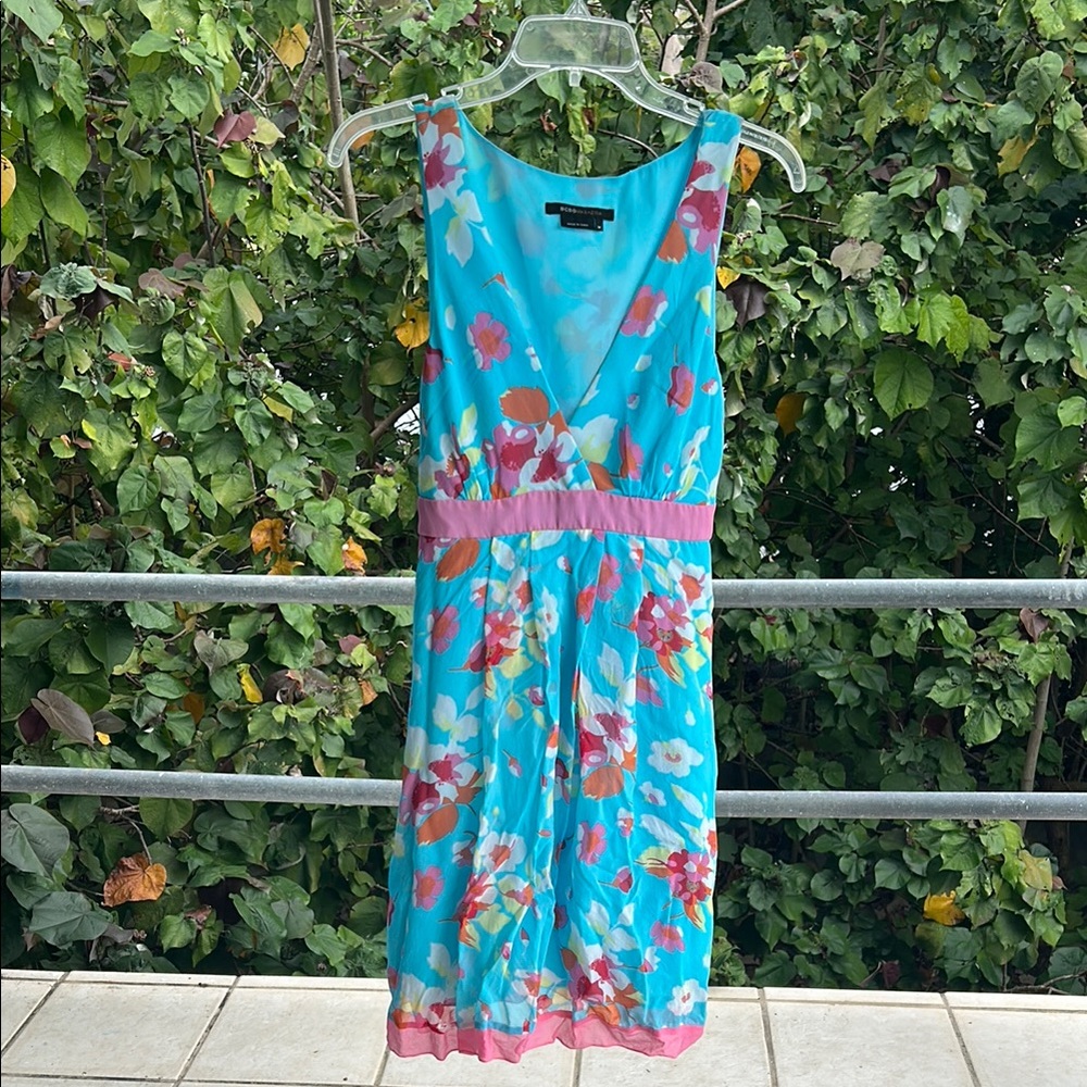 BCBGMaxAzria Blue Floral 100% Silk Boho Floral Dress Size M (read description)